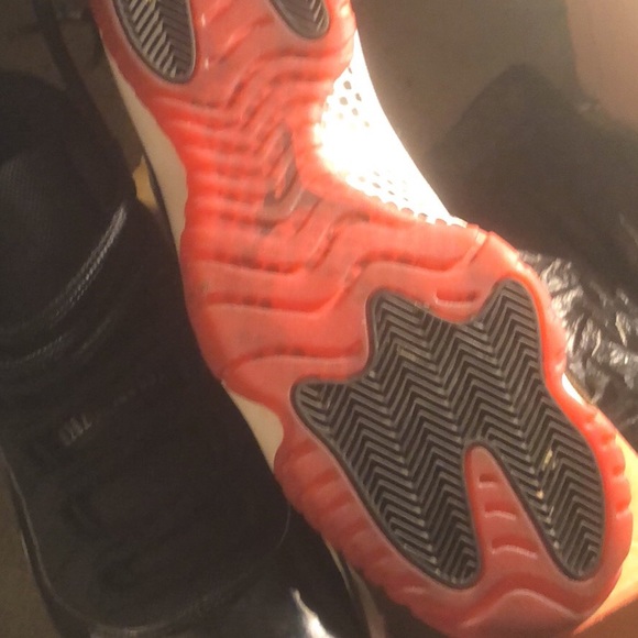 Jordan bred 11s - Picture 3 of 3